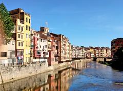 Les Cases de l'Onyar in Girona viewed from Sant Feliu bridge