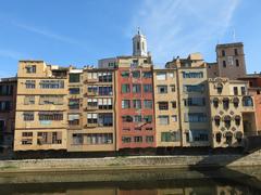 Façana del riu Onyar in Girona with the Cathedral in the background