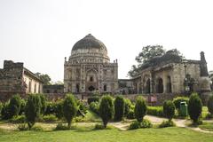 Bada Gumbad in Lodi Gardens