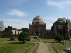 Bada Gumbad set of buildings in Lodhi Garden, Delhi