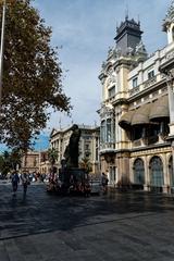 Barcelona Plaça del Portal de la Pau and Rambla del Mar view