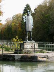 Hinterbrühl Flößerdenkmal bronze sculpture by Fritz Koelle 1939