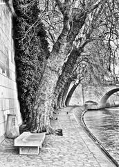 Quai de la Seine below square Barye in Paris 4th arrondissement