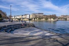 Jardin Tino-Rossi in Paris on a sunny day