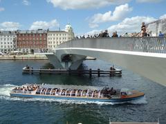 Netto-Bådene boat trip at Inderhavnsbroen bridge in Copenhagen