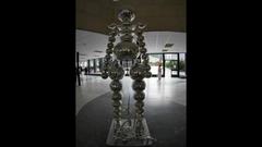 glass sculpture in Kurhalle of Karlsbad with 3D effects