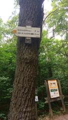 Trail signpost on Hádecká planinka