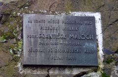 Pamětní deska Františka Malocha na Malochově skalce z roku 1951