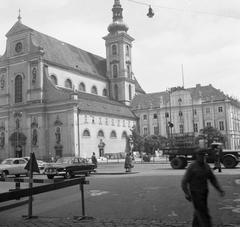 Moravské náměstí with Szent Tamás Church and Kormányzói Palace, currently Moravská Galerie