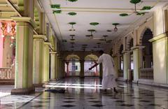 interiors of Nakhoda Masjid in Kolkata