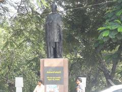 Mahaboob Ali Khan statue at Tank Bund, Secunderabad