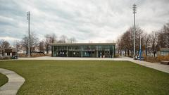 Chicago skyline with Peoples Energy Welcome Pavilion at Polk Bros Park