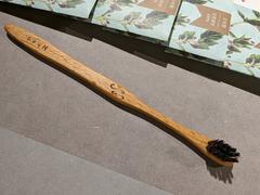 Toothbrush made with scrap wood and pig-horse hair from Osaka prefecture