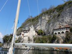 Leggiuno - Eremo di Santa Caterina del Sasso - Lago Maggiore