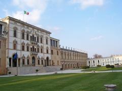 Villa Contarini side facade