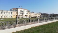 Entrance of Villa Contarini with Antiques Market in front