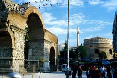 Galeriusbogen in Thessaloniki with Rotunde in background