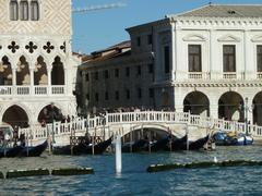 Ponte de la Paglia bridge in Venice