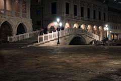 Ponte della Paglia in Venice at evening