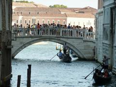 Ponte della Paglia bridge over the Rio del Palazzo in Venice