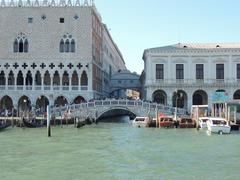 Ponte della Paglia and Bridge of Sighs in Venice