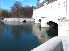 southern side of the Oberföhring dam in Hirschau and Obere Isarau nature reserve