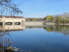 Einlaufbauwerk des Mittlere-Isar-Kanals am Stauwehr Oberföhring