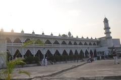 interior view of Anderkilla Shahi Jame Mosque featuring its main structure