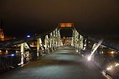 Eiserner Steg footbridge connecting Frankfurt with Sachsenhausen