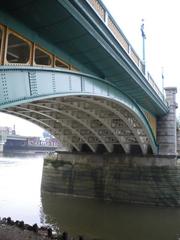 Arch span of Southwark Bridge in EC4