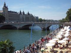 Pont au Change bridge in Paris connecting Île de la Cité to the right bank