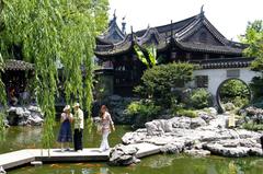 Yuhua Hall and Yinyu Gate at Yuyuan Gardens