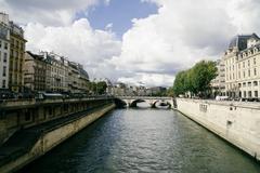 Le Pont Saint-Michel in Paris viewed from Petit Pont