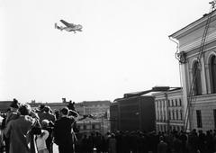 Blackburn Beverley aircraft above Senaatintori in 1957