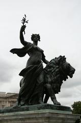 Victoria Memorial statue of Peace in London