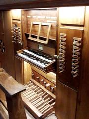 Capezzano pianore church organ console