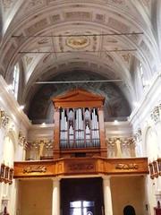 Capezzano Pianore Sacred Heart church organ