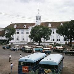 Busses and taxis at Taman Fatahillah