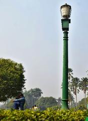 Couple showing affection by Victoria Memorial on February 14th