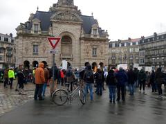 Minute de silence devant la porte de Paris for climate march in Lille