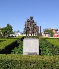 Legacy Garden of Appreciation statue of widow and children