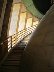 escaleras en la doble cúpula del Monumento