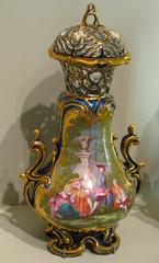 1760s Chelsea Porcelain Manufactory potpourri vase