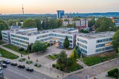 Front view of Vilniaus Jono Basanavičiaus progimnazija school building