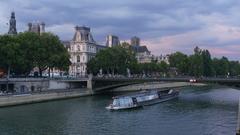 Hôtel de Ville and Pont d'Arcole in Paris