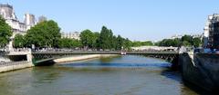 Pont d'Arcole bridge in Paris