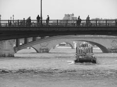 Paris, bridges over the Seine