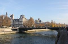 Pont d'Arcole bridge in Paris