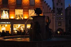 Fischbrunnen at Marienplatz in Munich after sunset