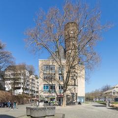 Fichmarkt and Stapelhaus in Cologne with Fischbrunnen in foreground